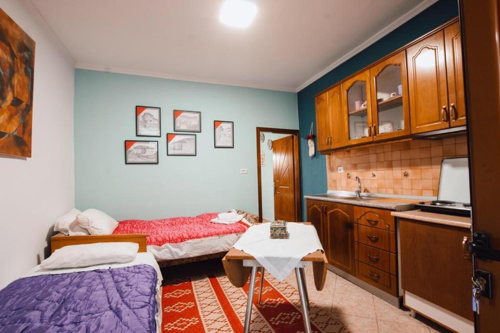 Bb Apartament Apartman Gjirokastra Kültér fotó