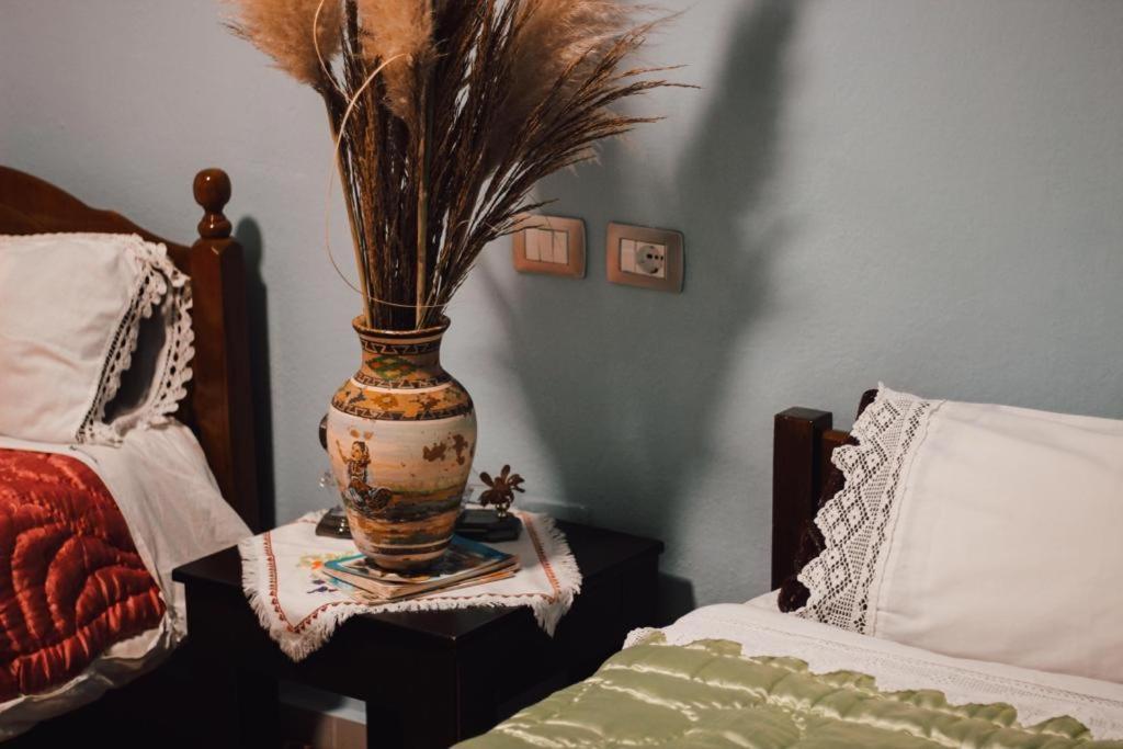 Bb Apartament Apartman Gjirokastra Kültér fotó