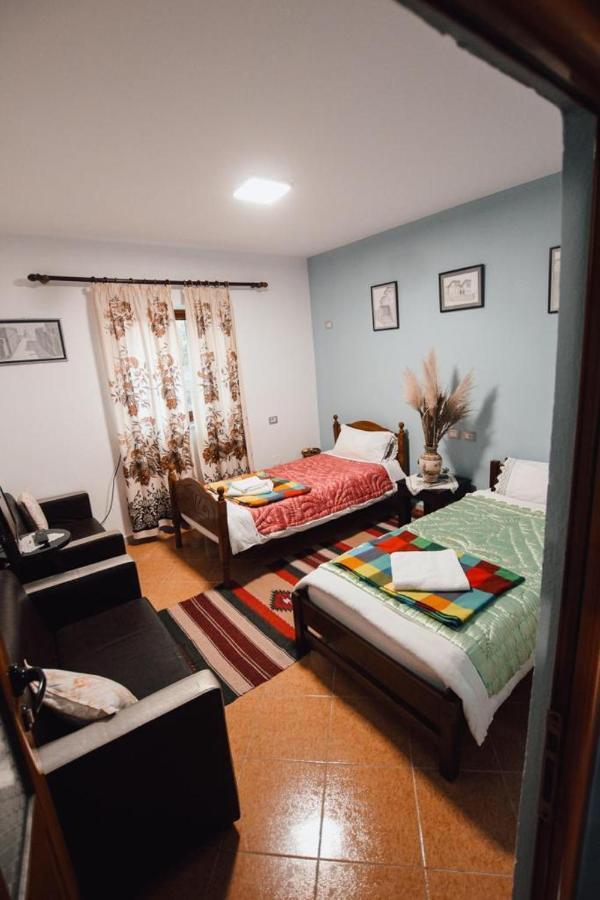 Bb Apartament Apartman Gjirokastra Kültér fotó