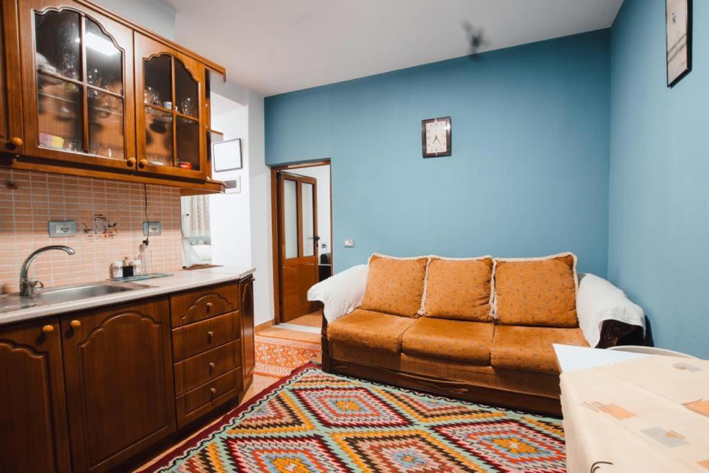 Bb Apartament Apartman Gjirokastra Kültér fotó